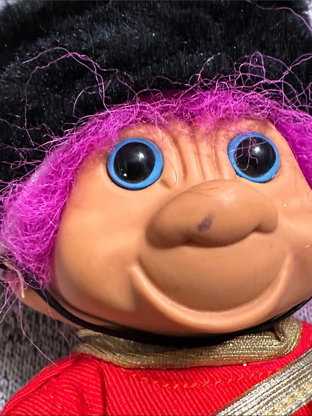 Russ Purple-Haired Troll AROUND THE WORLD- England Royal Guard Beefeater